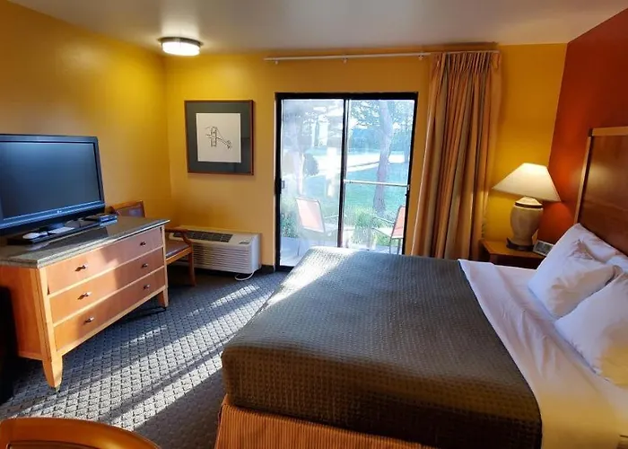 Olympic View Inn